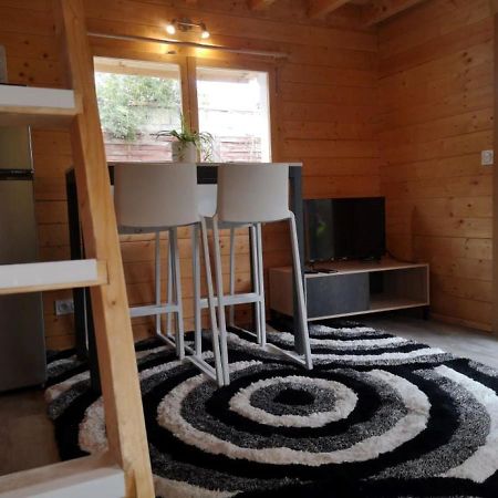 Le Petit Chalet De Nimes Shantay Youstay Bagian luar foto